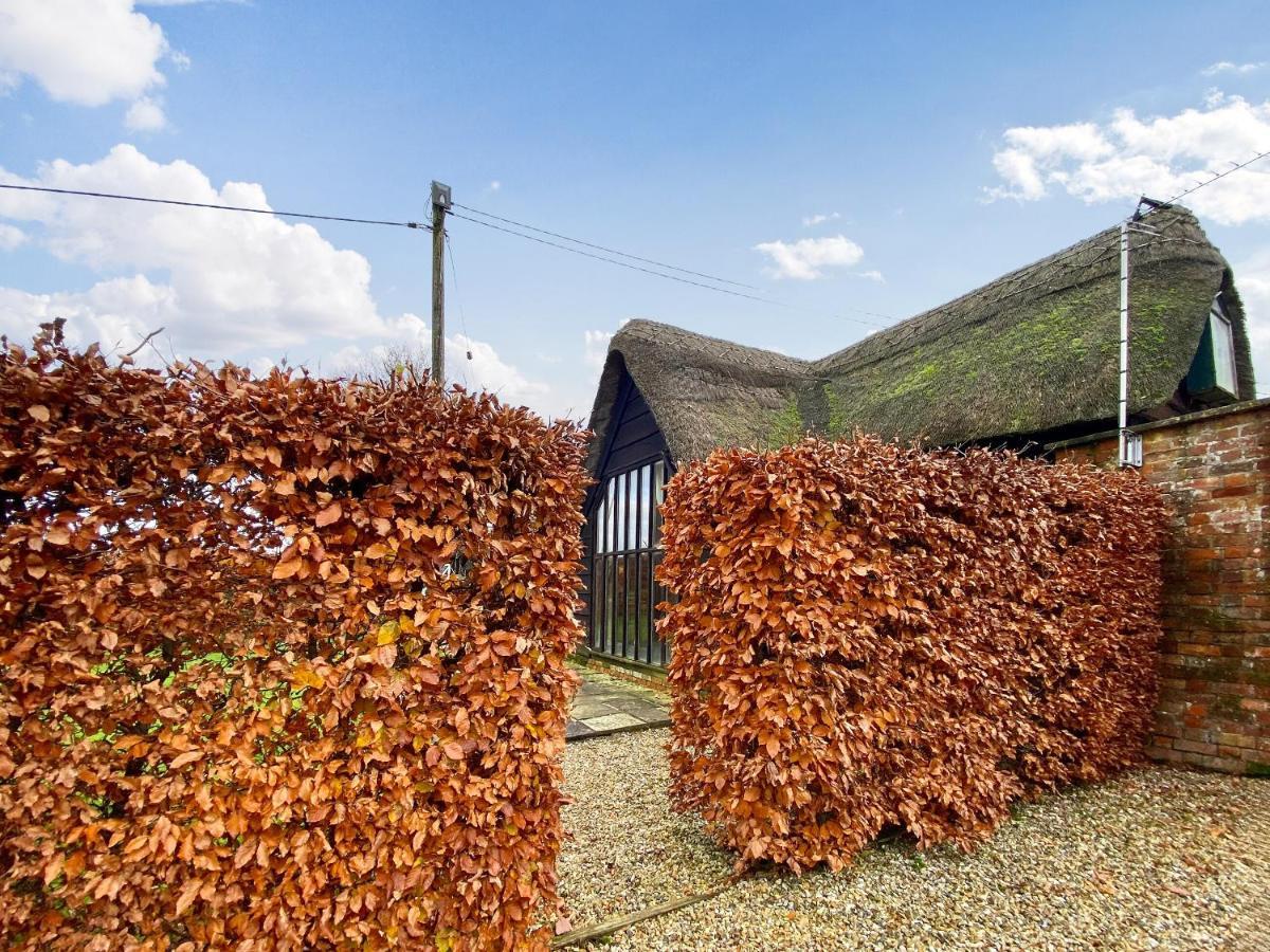 Bushton Barn Villa Royal Wootton Bassett Bagian luar foto